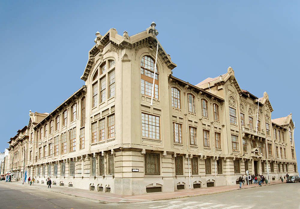 Pontifical Catholic University of Valparaíso logo